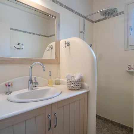 Anemoessa Cycladic House Angairiá