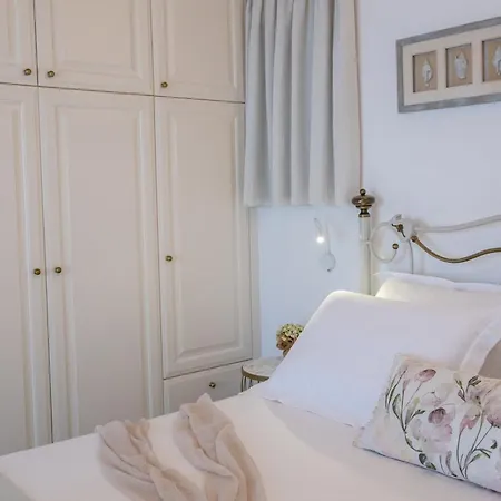 펜션 Anemoessa Cycladic House