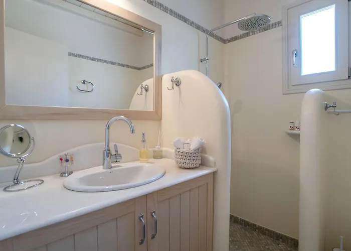 Anemoessa Cycladic House Angeriá